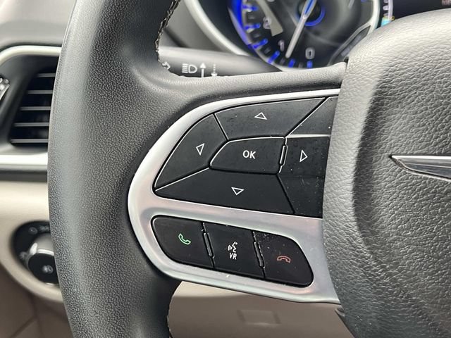 Used 2022 Chrysler Pacifica Touring-L FWD image 28