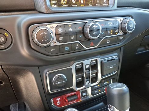 Used 2023 Jeep Wrangler Unlimited Rubicon 4xe w/ Steel Bumper Group AWD/4WD image 29