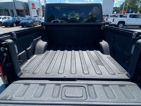 Used 2021 Jeep Gladiator Overland w/ Popular Equipment Package AWD/4WD image 11