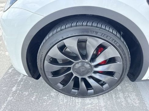 Used 2023 Tesla Model Y Long Range AWD/4WD image 10