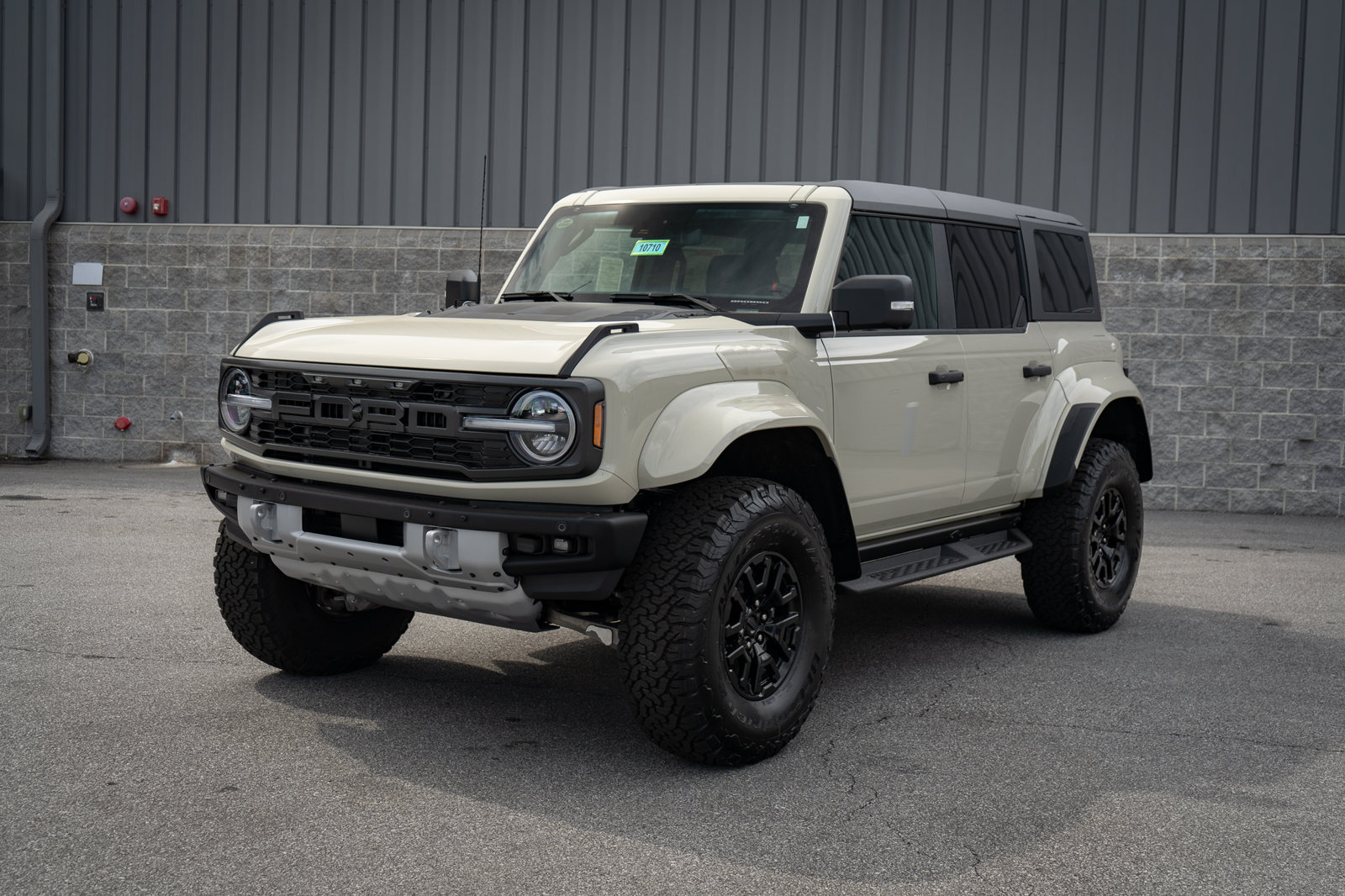 New 2026 Ford Bronco Raptor w/ Interior Carbon Fiber Pack AWD/4WD image 11