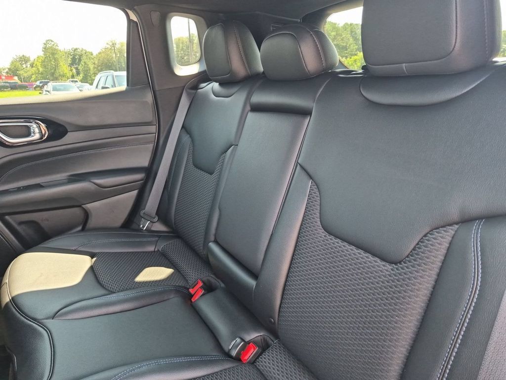 New 2026 Jeep Compass Latitude AWD/4WD image 29