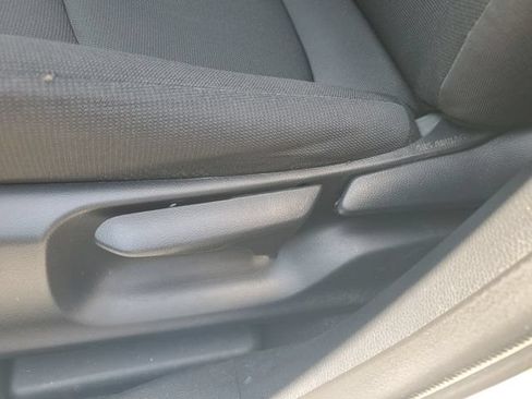 Used 2022 Toyota Corolla Cross LE w/ Moonroof Package FWD image 7