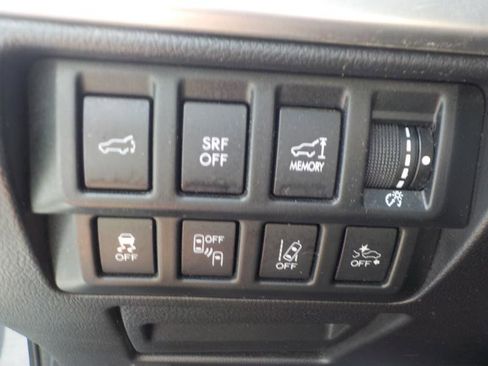 Used 2016 Subaru Outback 2.5i Premium image 11