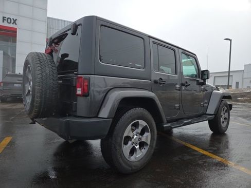 Used 2016 Jeep Wrangler Unlimited Sahara w/ Dual Top Group image 7