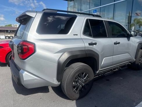 Used 2025 Toyota 4Runner SR5 AWD/4WD image 5