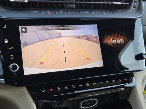 New 2026 Jeep Grand Cherokee Limited RWD image 14