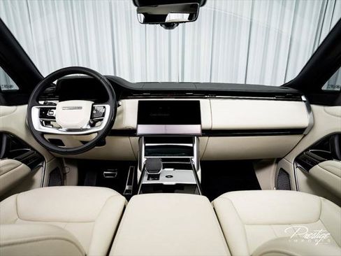 Used 2025 Land Rover Range Rover Autobiography AWD/4WD image 30