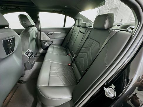 Used 2025 BMW 530i image 17