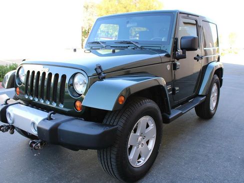 Used 2011 Jeep Wrangler Sahara w/ Connectivity Group AWD/4WD image 26