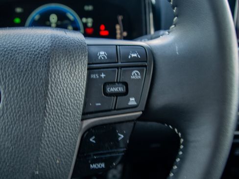 Used 2025 Toyota Camry SE FWD image 22