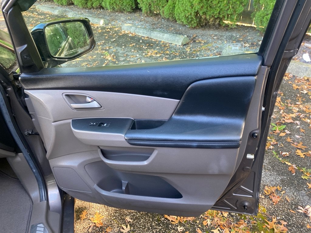 Used 2012 Honda Odyssey Touring image 29