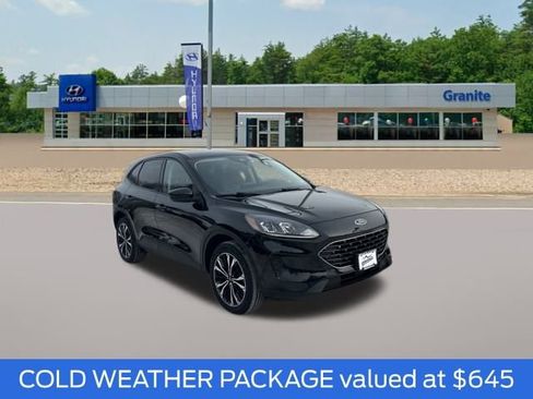 Used 2021 Ford Escape SE w/ SE Sport Appearance Package image 5