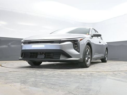 Used 2025 Kia K4 FWD image 31