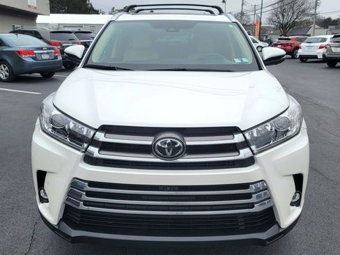Used 2019 Toyota Highlander Limited Platinum image 2