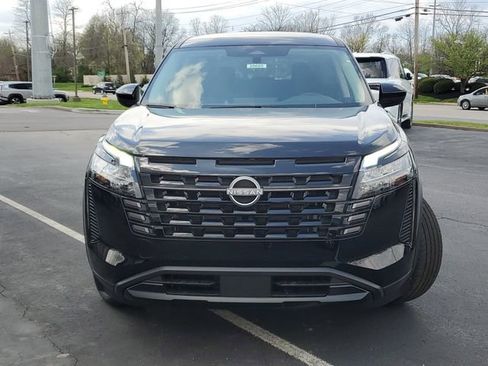 New 2026 Nissan Pathfinder S image 2