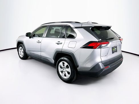 Used 2019 Toyota RAV4 LE FWD image 5