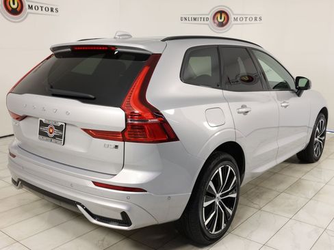Used 2025 Volvo XC60 B5 Plus AWD/4WD image 3
