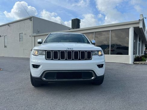 Used 2020 Jeep Grand Cherokee Limited w/ Luxury Group II image 2