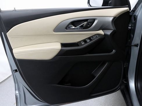 Used 2023 Chevrolet Traverse LS image 23