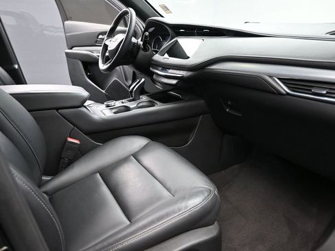 Certified 2022 Cadillac XT4 Premium Luxury w/ Enhanced Visibility Package image 21