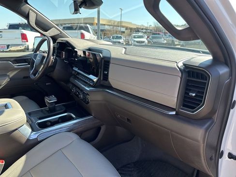 Used 2022 Chevrolet Silverado 1500 LTZ image 14