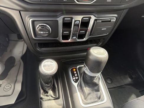 Used 2022 Jeep Wrangler Unlimited Sport AWD/4WD image 29