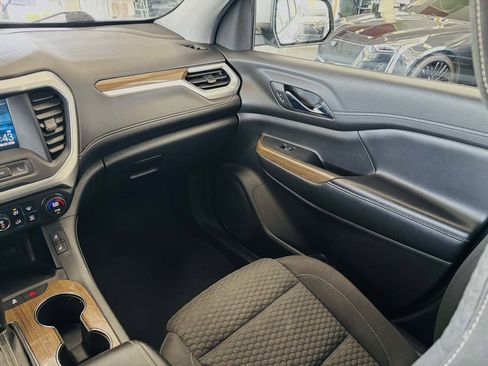 Used 2019 GMC Acadia SLE FWD image 39