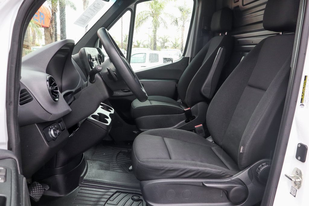 Used 2021 Mercedes-Benz Sprinter 2500 image 21