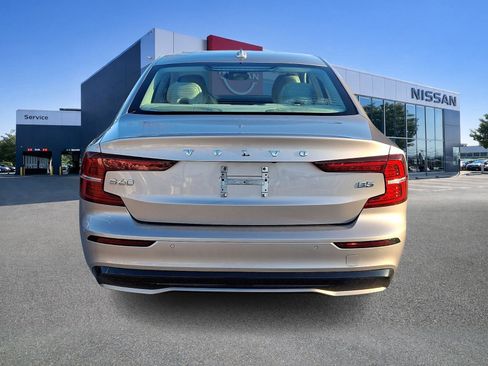 Used 2024 Volvo S60 B5 Plus image 5