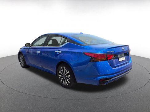 Used 2025 Nissan Altima 2.5 SV FWD image 5