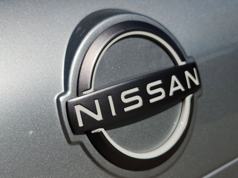 Used 2024 Nissan Rogue SV image 9