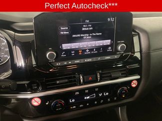 Used 2025 Nissan Pathfinder SV video 3