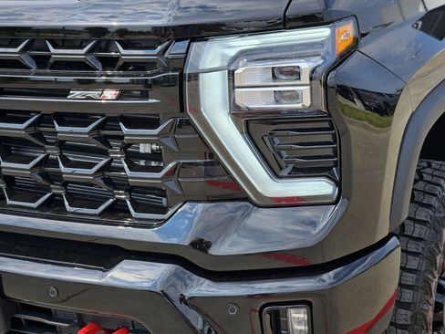 New 2026 Chevrolet Silverado 2500 ZR2 AWD/4WD image 10