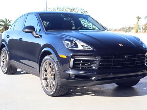 Certified 2022 Porsche Cayenne Platinum Edition image 8