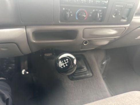 Used 2000 Ford F350 XLT image 30