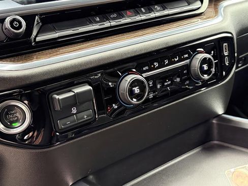 Used 2024 Chevrolet Silverado 2500 LT w/ Convenience Package image 16