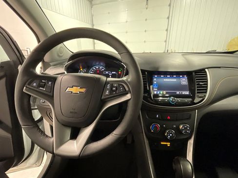 Used 2022 Chevrolet Trax LT w/ LT Convenience Package image 36