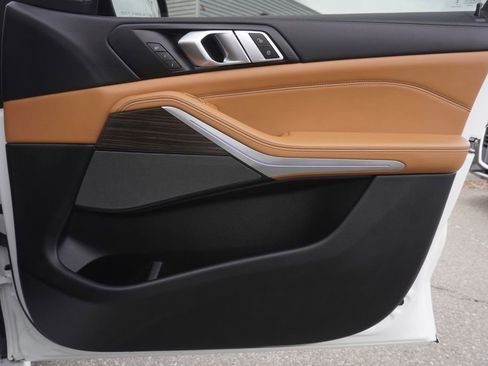 Used 2024 BMW X7 xDrive40i w/ M Sport Package image 21