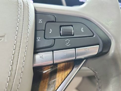 Used 2021 Cadillac Escalade Premium Luxury Platinum AWD/4WD image 25