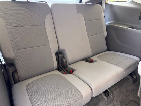 Used 2020 Chevrolet Traverse LT FWD image 20