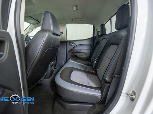 Used 2022 Chevrolet Colorado Z71 AWD/4WD image 28