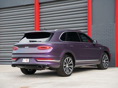 Used 2021 Bentley Bentayga V8 image 6