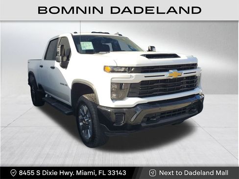 Used 2025 Chevrolet Silverado 2500 Custom w/ Custom Value Package image 1