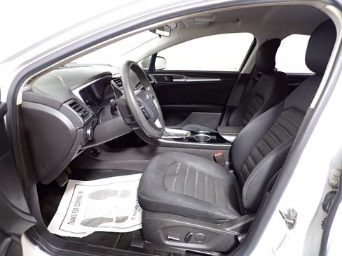 Used 2013 Ford Fusion SE FWD image 19