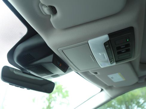 Used 2023 Nissan Rogue SL w/ SL Premium Package image 19