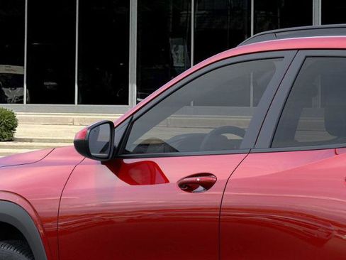 New 2026 Chevrolet Trax LT w/ Sunroof Package image 12