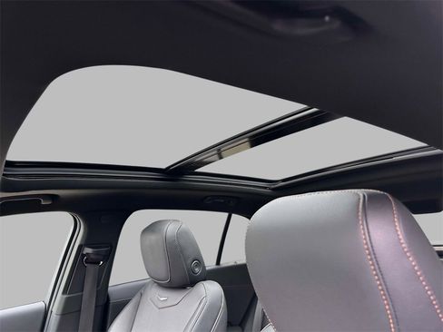 Certified 2022 Cadillac XT4 Sport w/ Enhanced Visibility Package image 23