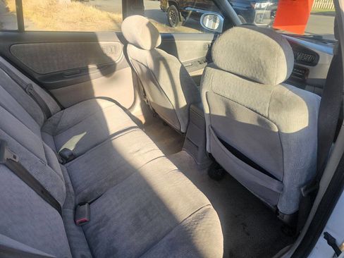 Used 2001 Nissan Altima GXE image 12