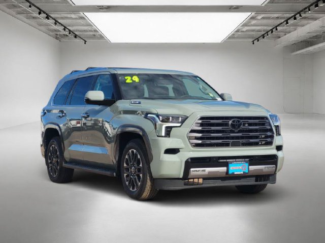 Used 2024 Toyota Sequoia Limited w/ Tow Technology Package AWD/4WD image 7